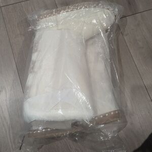 JustFab white boots brand new